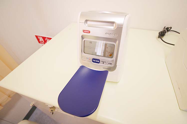 オムロン血圧計上腕式全自動タイプ
